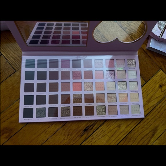 P.Louise Blend Away 2022 palette - Picture 3 of 3